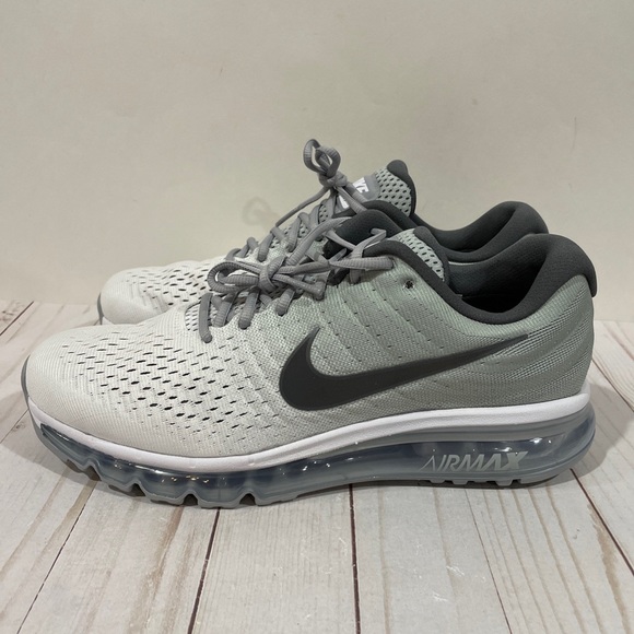 NEW Nike Men's SIZE 11 Air Max 2017 Silver Wolf Gray Running 849559-101 RARE. - Picture 7 of 13